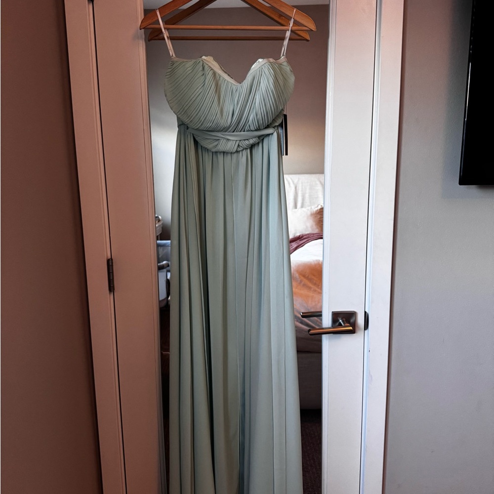 Elegant Mint Green Evening Gown